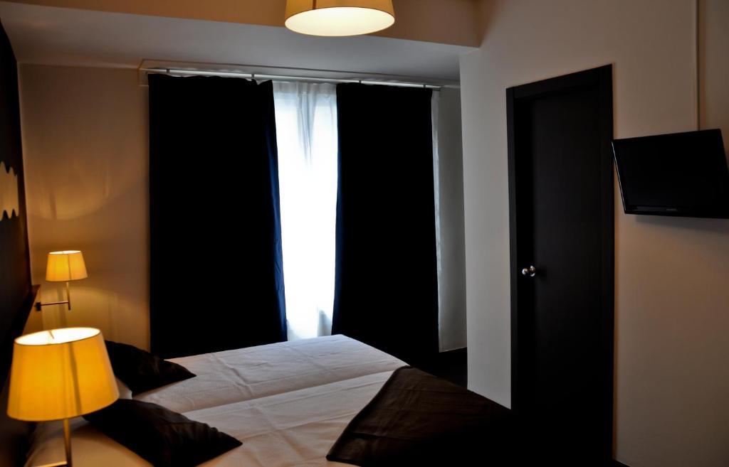 Hostal La Rotonda Ourense Quarto foto